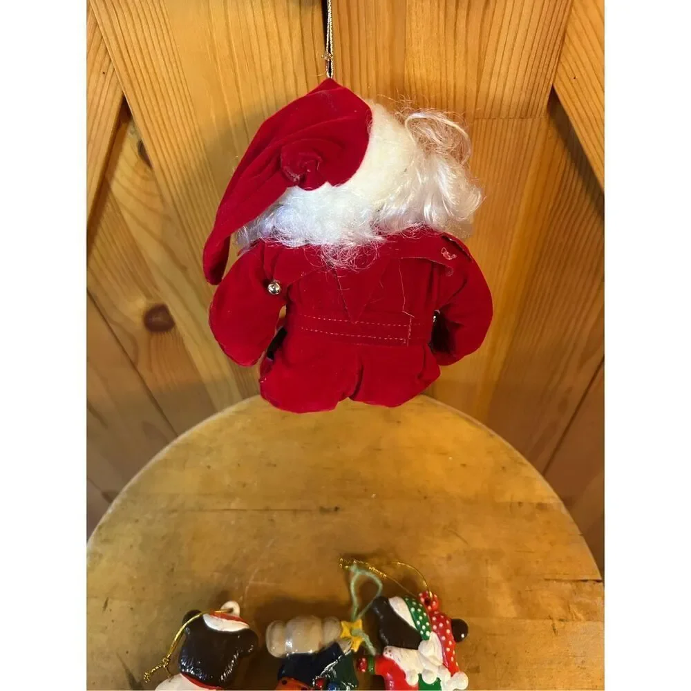 Vintage Christmas decorations, lot of four (8792)￼